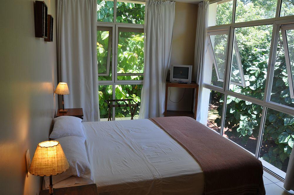 Iguazu Inn Hostel プエルト・イグアス エクステリア 写真