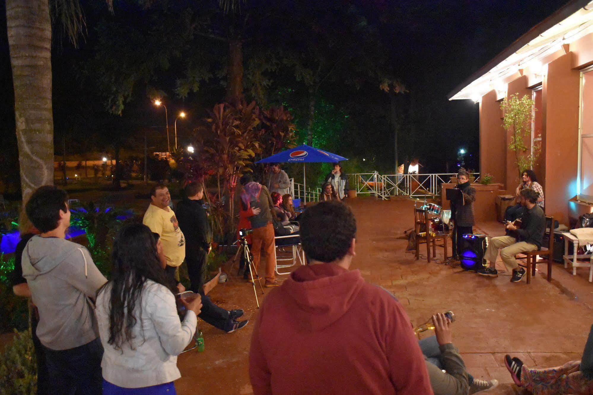 Iguazu Inn Hostel プエルト・イグアス エクステリア 写真