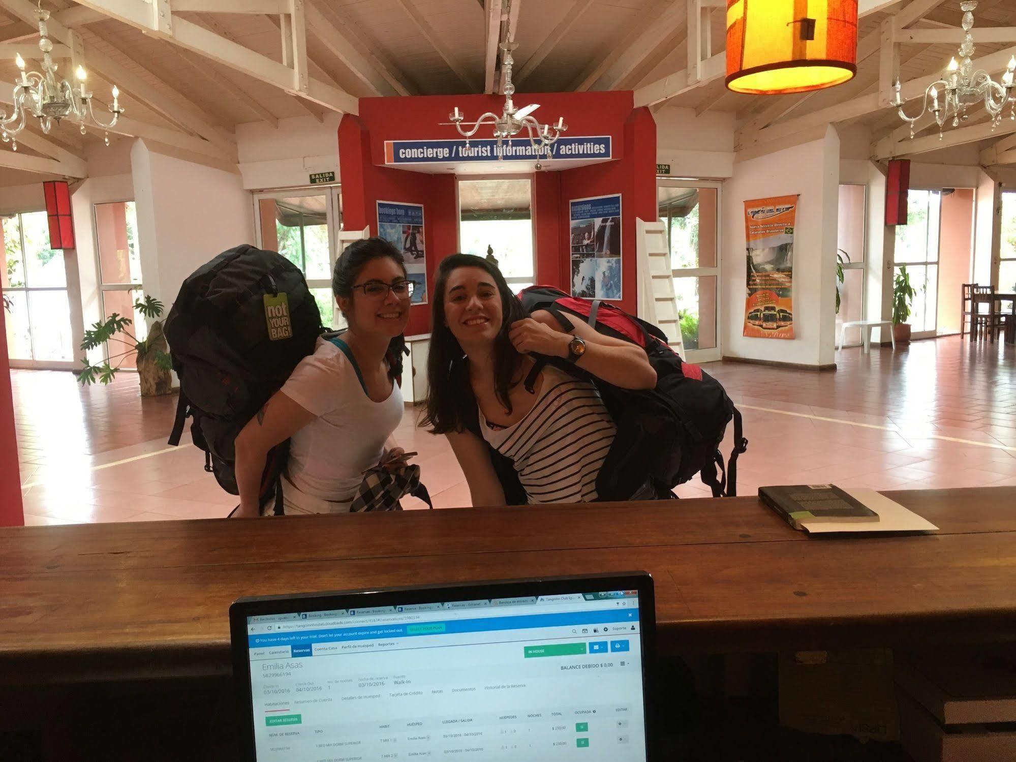 Iguazu Inn Hostel プエルト・イグアス エクステリア 写真