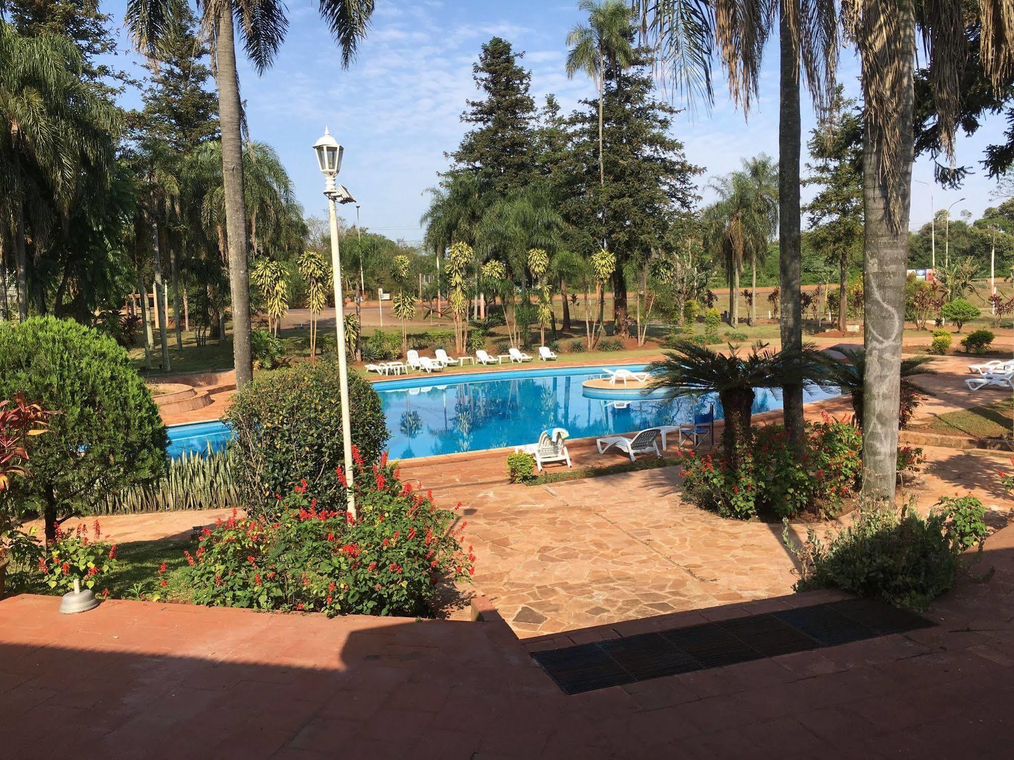 Iguazu Inn Hostel プエルト・イグアス エクステリア 写真